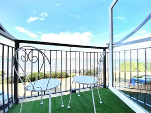 Balcony | River View, Greenhithe, near Maidstone