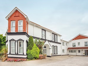 Exterior | Broadshade Holiday Apartments, Paignton