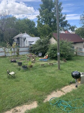 Fabulous private backyard, minutes away from downtown and greenway