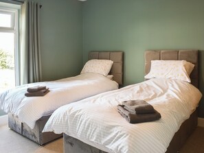 Twin bedroom | Woodside Cottage, Witton Park, near Bishop Auckland