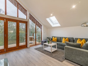 Living area | Waterside Lodge Two - Ashgrove Country Park, Elland