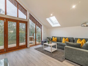 Living area | Waterside Lodge Two - Ashgrove Country Park, Elland