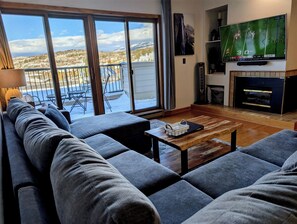 Comfortable living room with a beautiful mountain view.