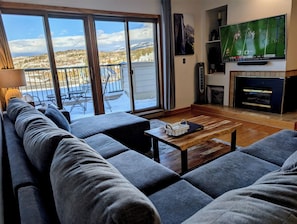 Comfortable living room with a beautiful mountain view.