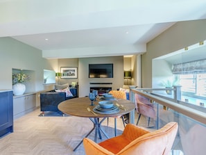 Open plan living space | Frenchgate Mews, Richmond