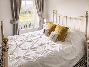 Double bedroom | The Steps, Mevagissey