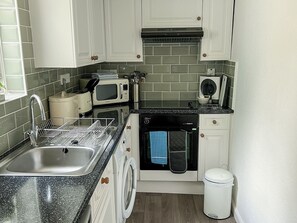 Kitchen | The Steps, Mevagissey