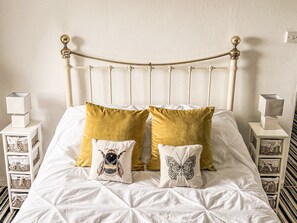 Double bedroom | The Steps, Mevagissey
