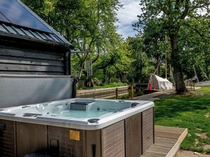 Bain à remous extérieur