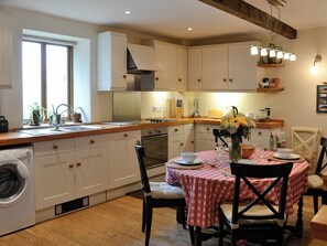 Kitchen/dining room | Hollyhock Cottage, Thorns near Hawes