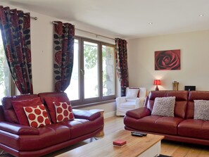 Spacious comfortable living area | The Dutchmans, Colintraive, near Dunoon