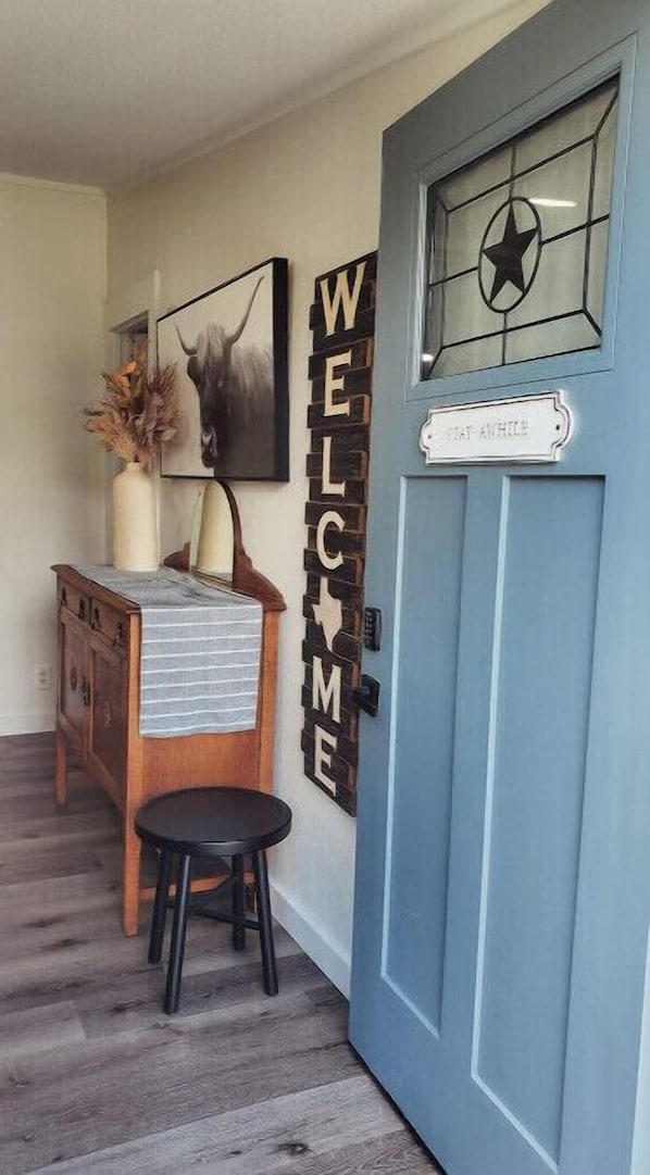 Front door opens into the livingroom. 