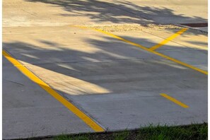 Dedicated parking spot #2 
next to the entrance
Security camera
Floodlight