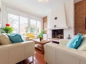 Meubles, Propriété, Canapé, Vert, Plante, Fenêtre, Bleu, Plante D'Appartement, Table, Bleu Azur