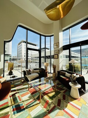 Sala de estar en el lobby