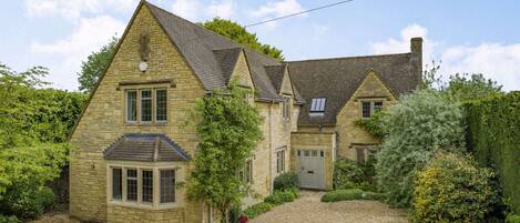 Willows House - StayCotswold