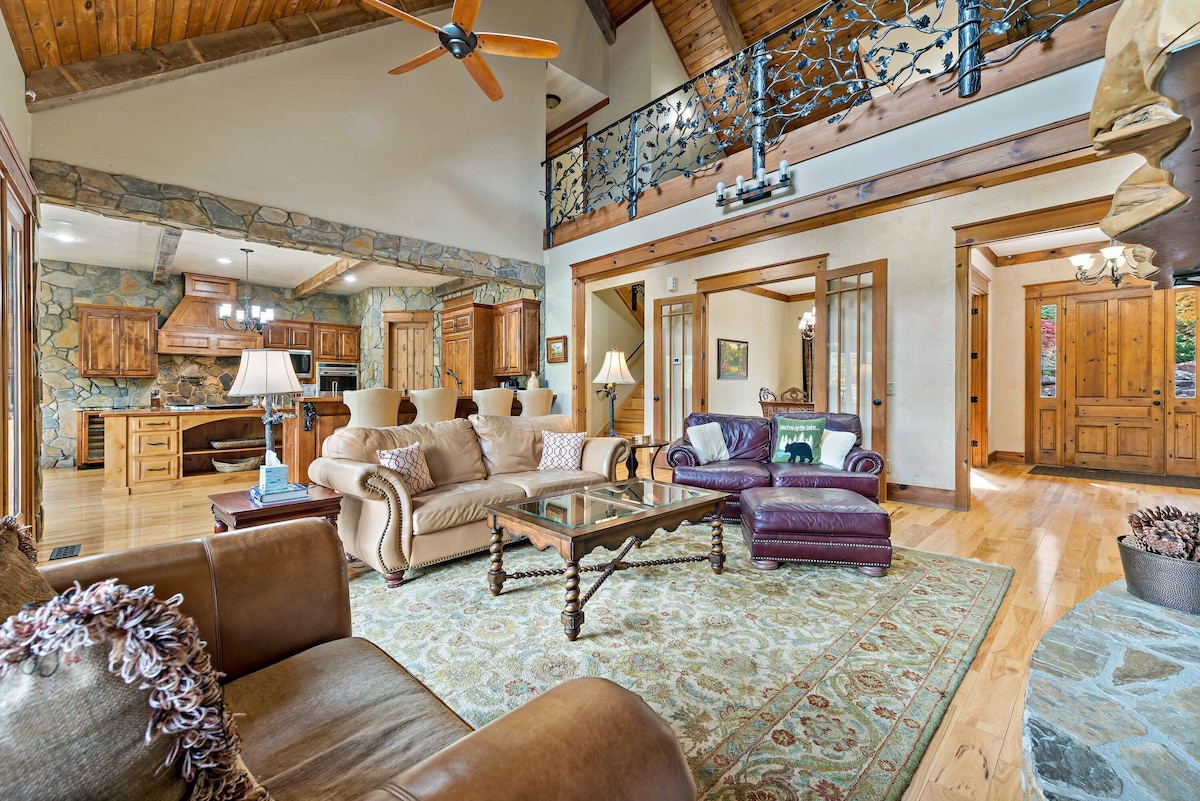 Lakefront Retreat | Luxury Home with Private Dock