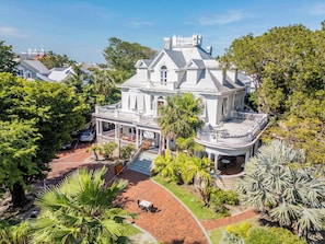 Curry Mansion overview