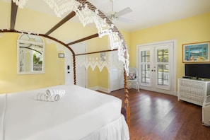 King Bed Alt. View