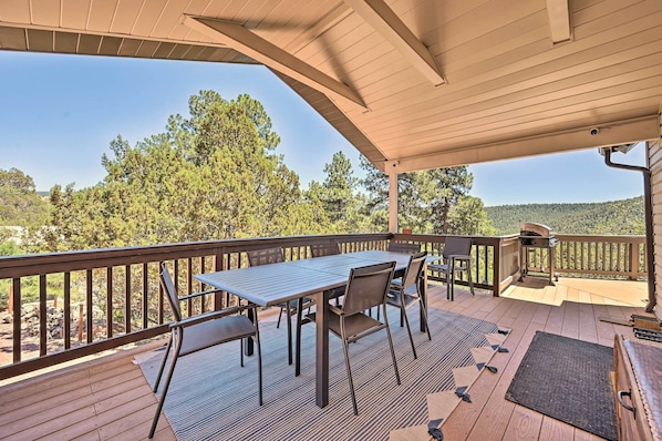 Pine Vacation Rental | 3BR | 2BA | 1,684 Sq Ft | Steps Required to Enter
