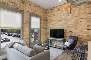 Golden Loft Condo #1- The Amiotte