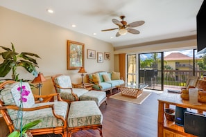 Comfy Hawaiian Style Furniture