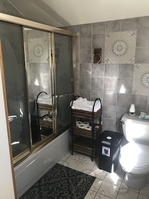 Upstairs full size bathroom