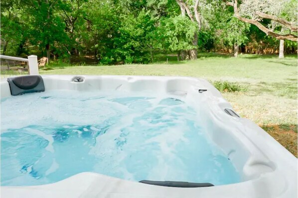 Our private jacuzzi with nature views. 