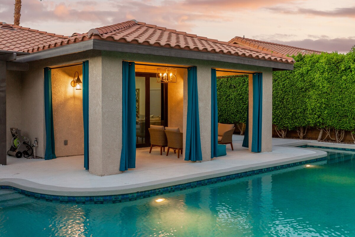 Blue Lagoon Pool Oasis