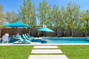 Desert Haven-Pool, Loungers, Firepit, what more do we need in the desert?