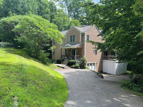 Spacious Private Home Near Loon Mountain