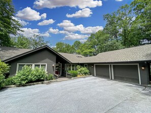 Welcome to Falls Drive Cottage
