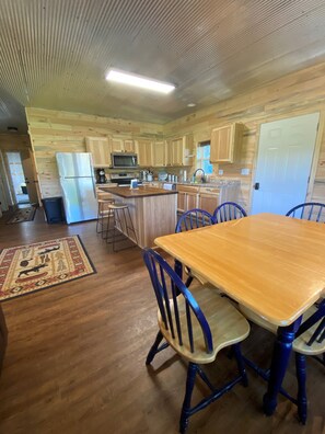 Kitchen & Dining Area