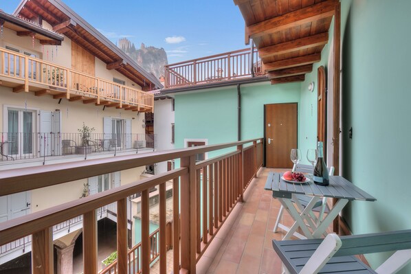 Le balcon pour se détendre ou manger