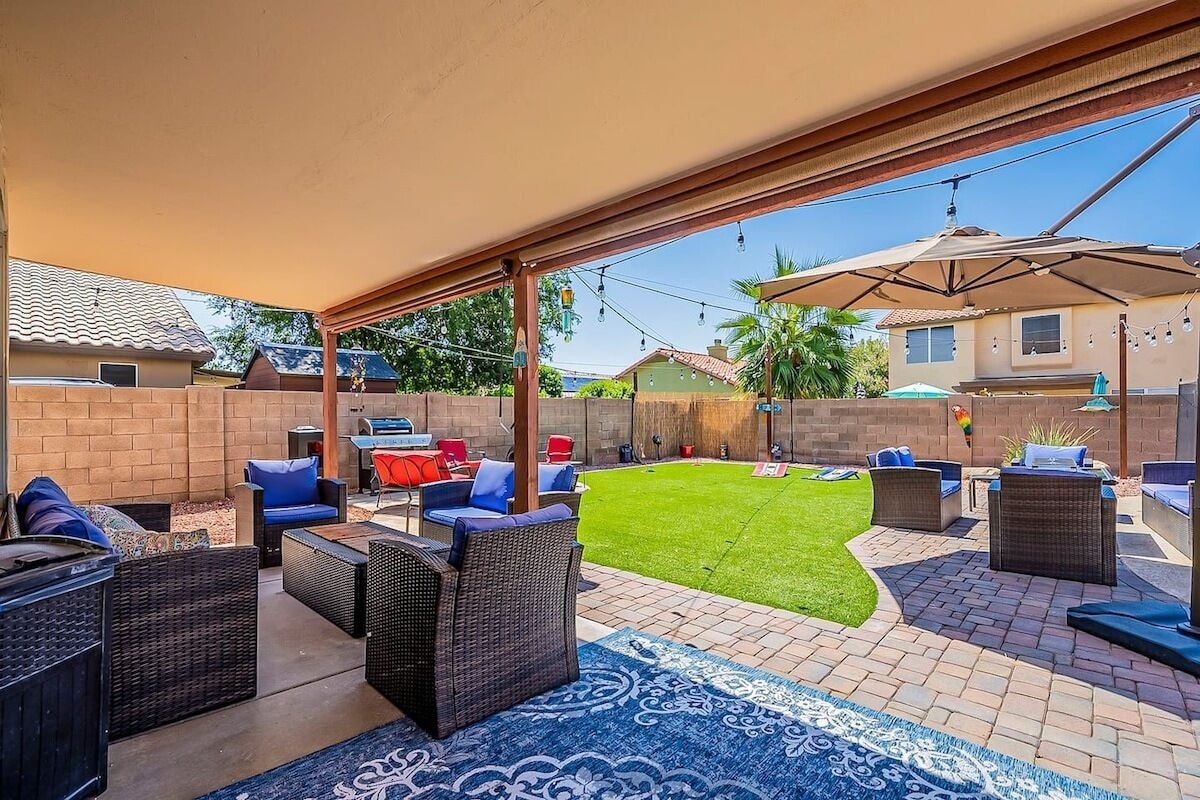 Desert Skies Beautiful Family Home Pool