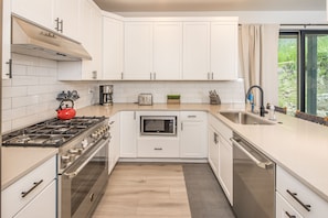 Cook your favorite meal in the spacious kitchen | Main Level