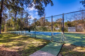 neighborhood tennis court