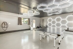 AMAZING GARAGE!!! Turn on the AC and get ready for the ping pong challenge!

Note: Turn off the light garage when not in use.
