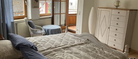 Schlafzimmer mit Balkon Zugang 