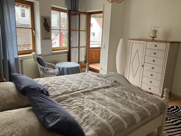 Schlafzimmer mit Balkon Zugang 