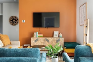 Unwind your way—comfy seats & entertainment 🎥🛋️