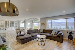 Massive upstairs living space that opens up to the gorgeous view