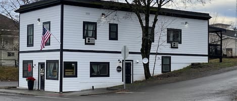 Side Image of the St. Maries Inn