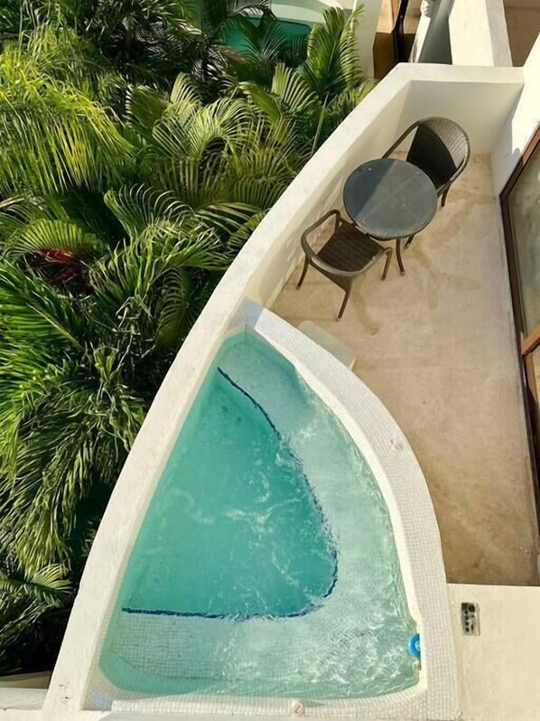 Private Hot Tub and Balcony