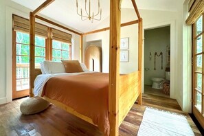 Sleep from either end of the bed, choosing your view to the forest.