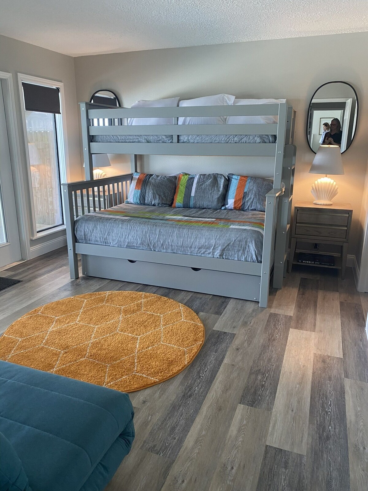On the bay, private pier, private heated pool, close to Kemah