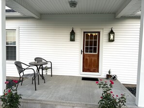 Side entrance with an additional sitting area.
