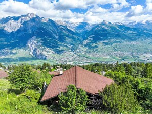 Wolke, Himmel, Berg, Ökoregion, Pflanze, Azurblau, Natürliche Landschaft, Hochland, Grundstueck, Baum