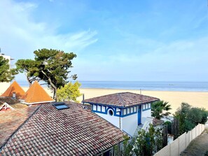 Ciel, Nuage, L'Eau, Plante, Bâtiment, Bleu Azur, Arbre, Maison, Bois, Paysage