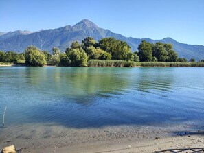 L'Eau, Ciel, Montagne, Écorégion, Bleu Azur, Paysage Naturel, Arbre, Environnement Naturel, Lac, Cotiers Et Relief Océaniques